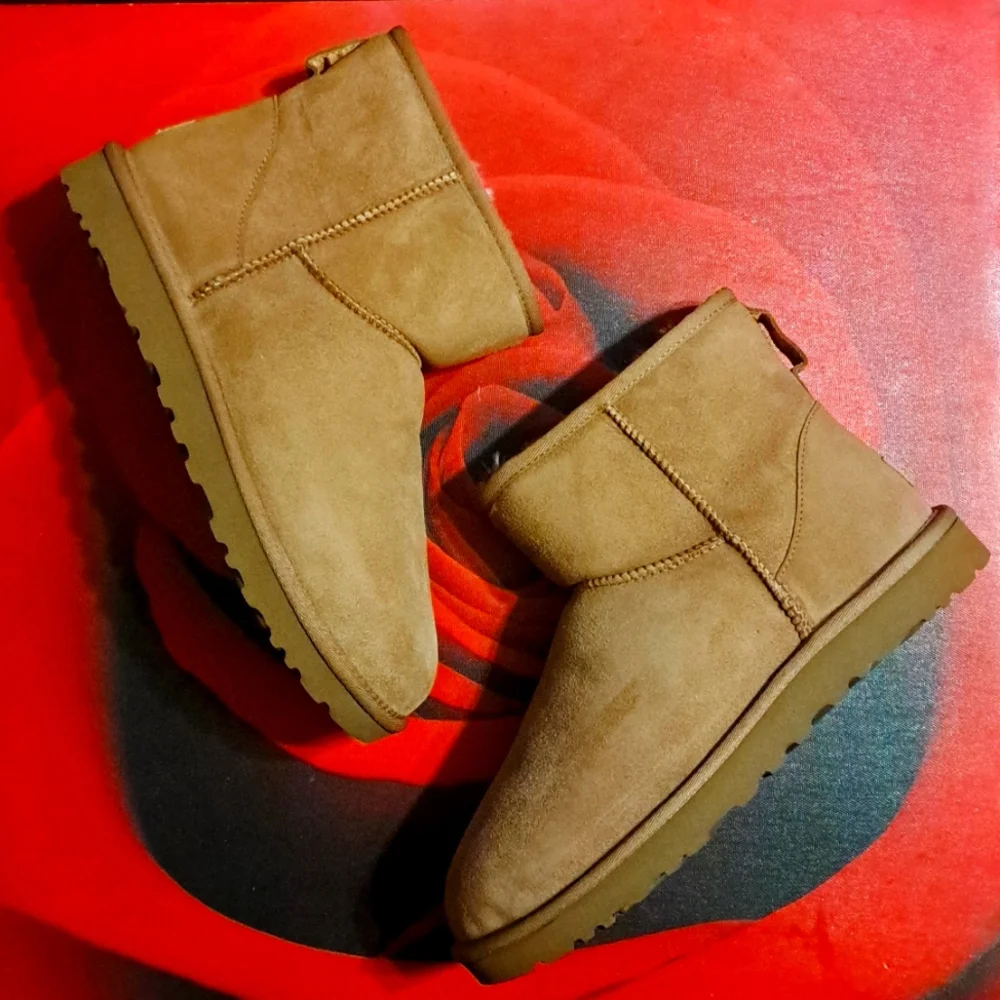 UGG Classic Mini ll Boot - Picture 1 of 7
